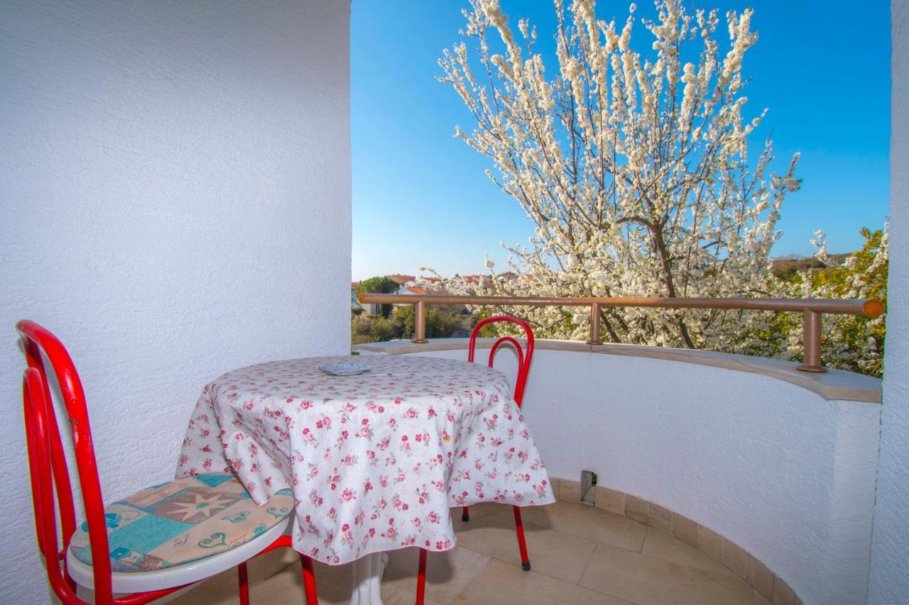 Apartments Grand & Plav In Krk Krk Town Exterior photo